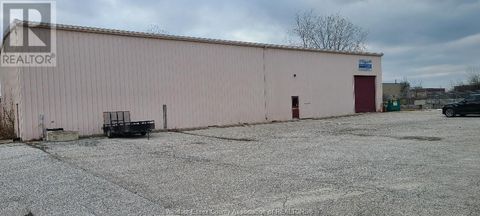 2679 HOWARD Windsor ON N8X3X2