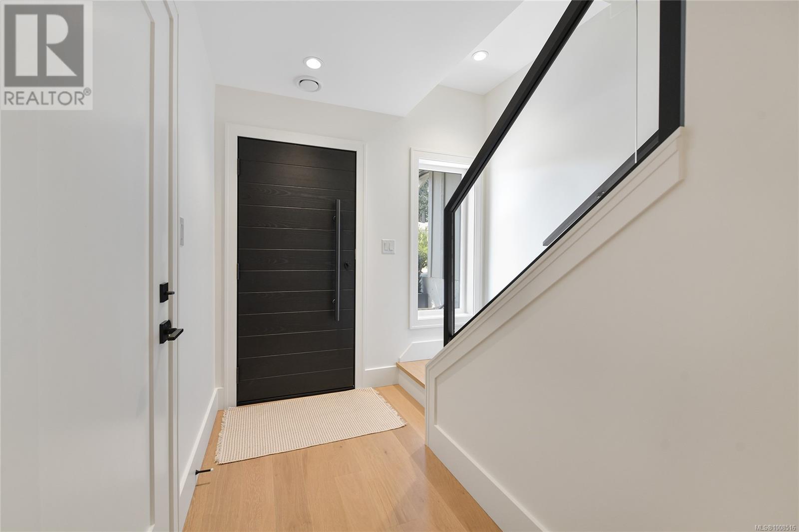 B 928 Falaise Cres
