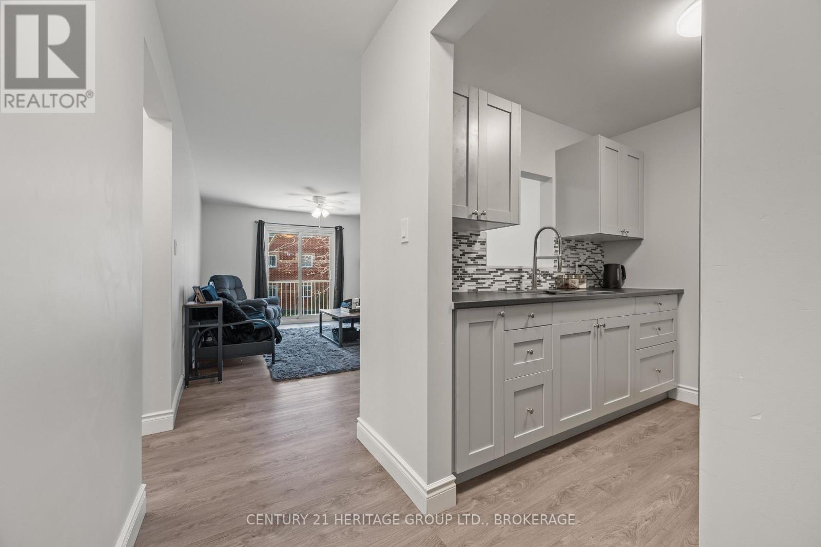 203 - 573 ARMSTRONG ROAD