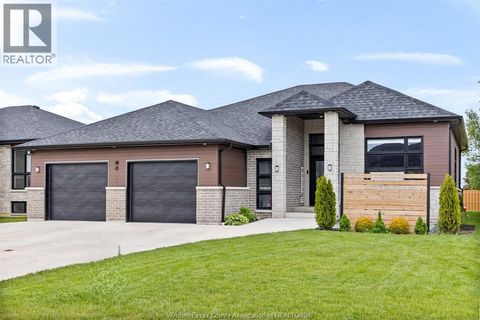 6 WOODLAND Kingsville ON N9Y0A9