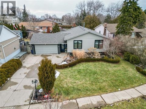 16 SAMUEL Road Grimsby ON L3M4P6