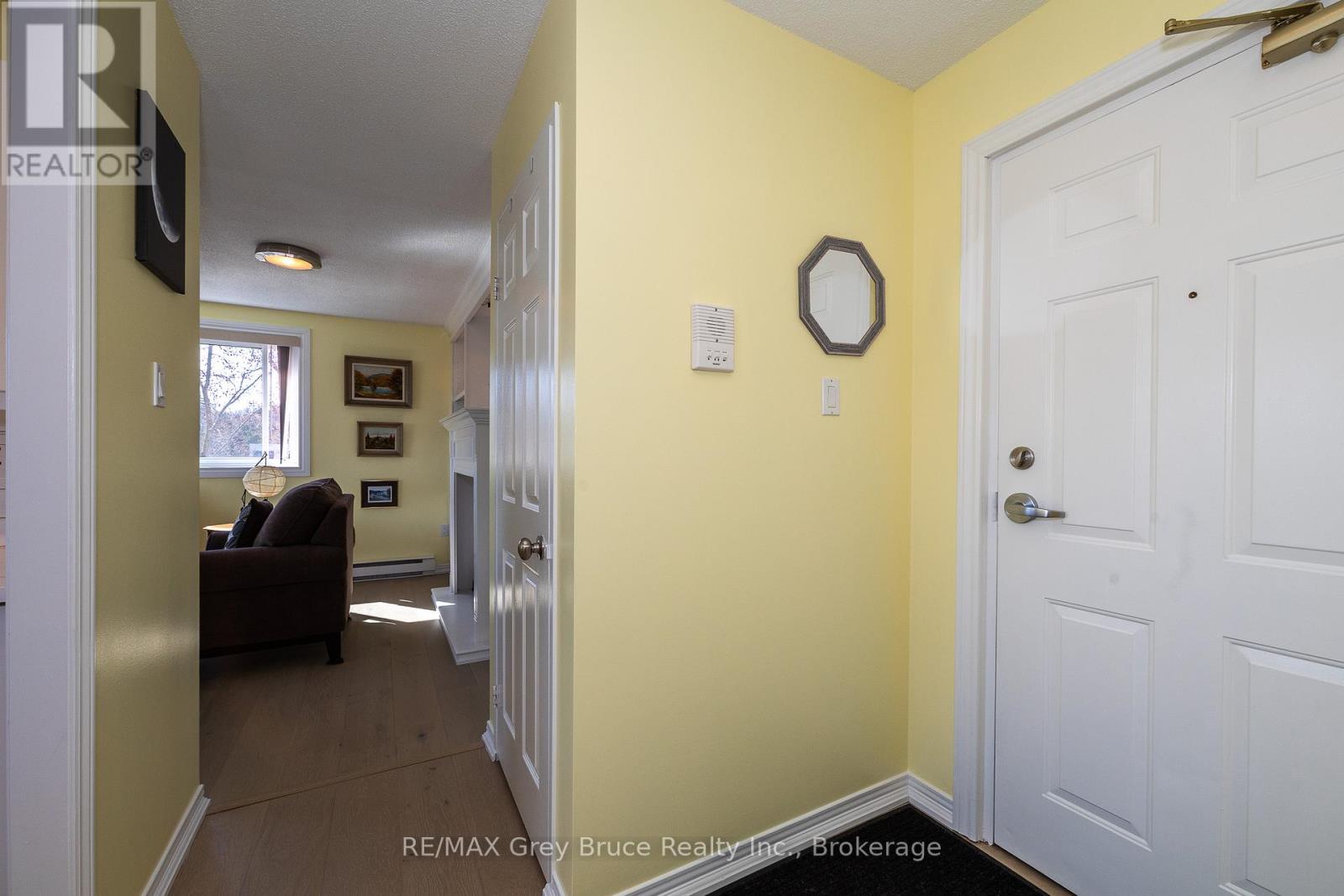 502 - 850 6TH STREET E