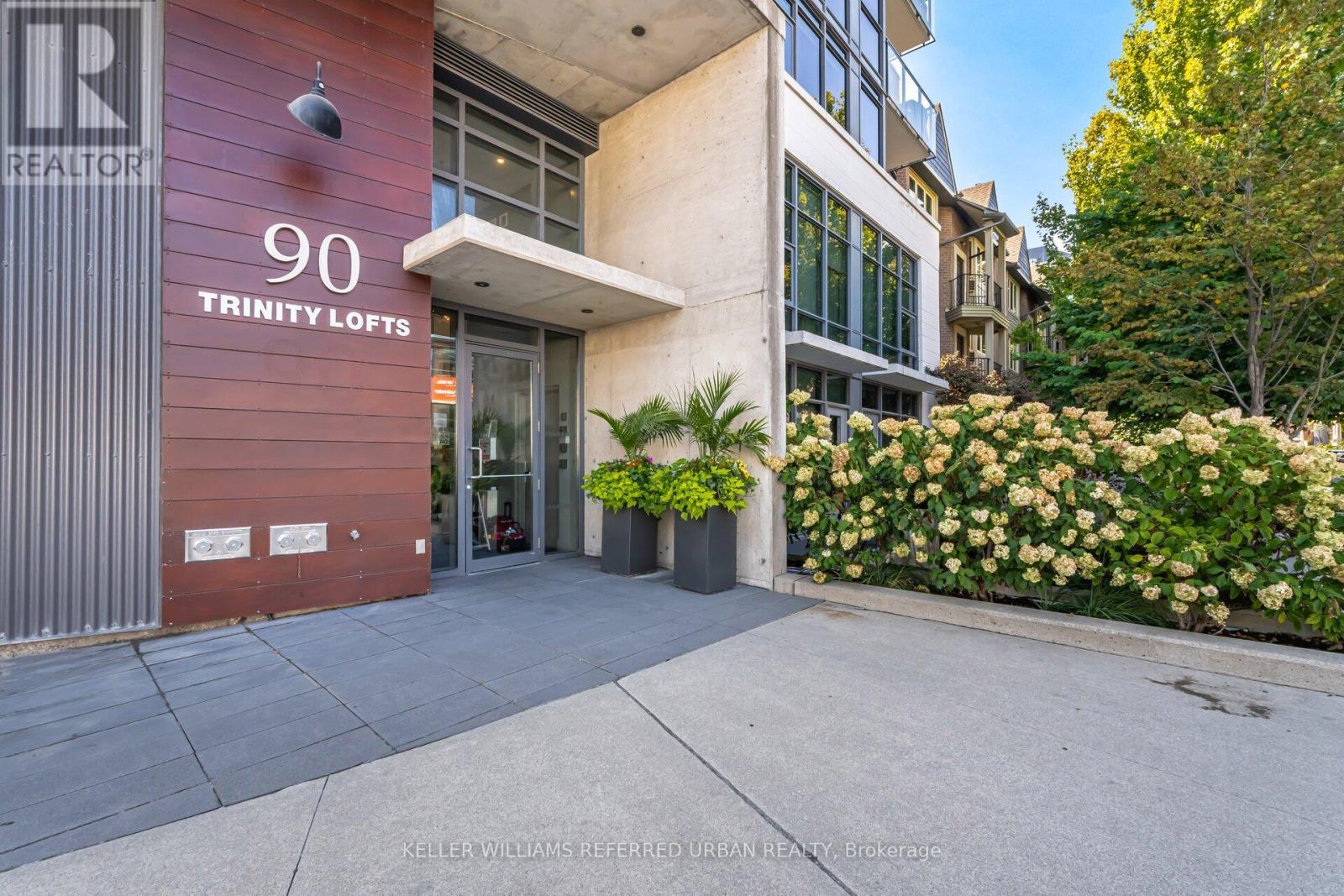 Photo 1 of 37 — 607 - 90 TRINITY STREET Unit 607, Toronto (Moss Park), ON M5A0E4