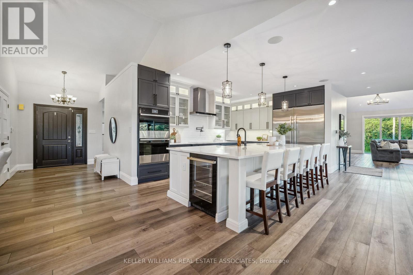 102 CONCESSION 11 E