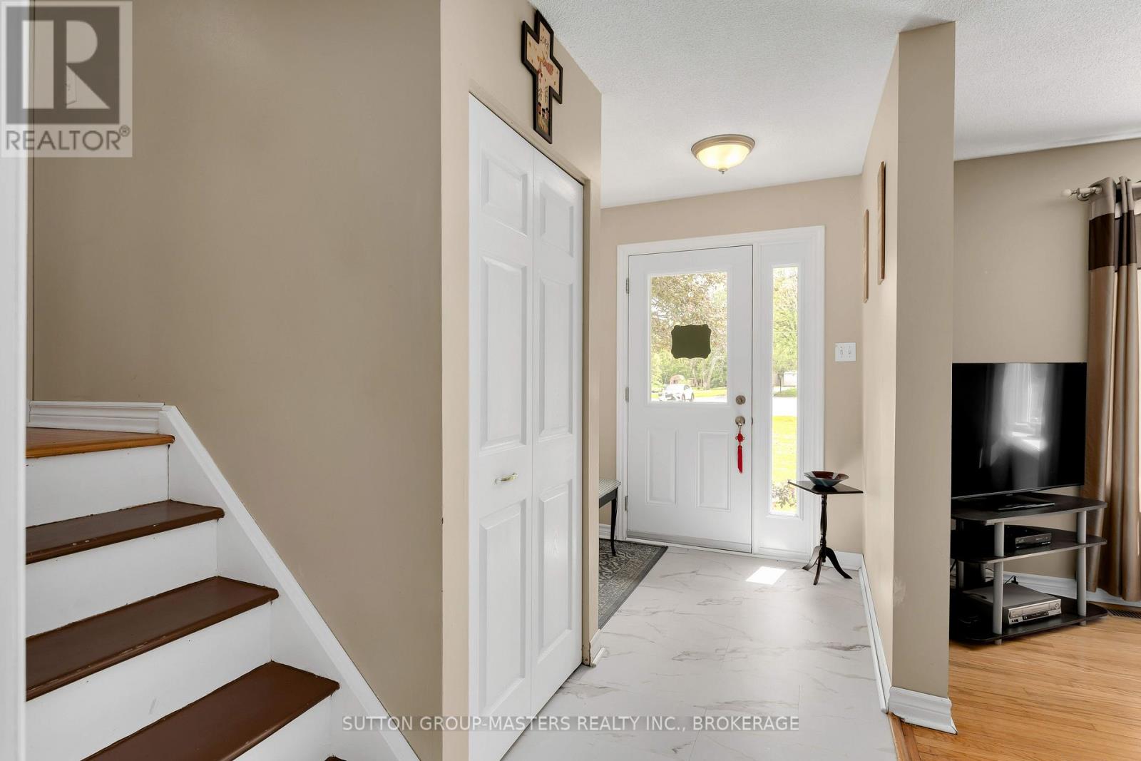 21 MCDONALD CRESCENT