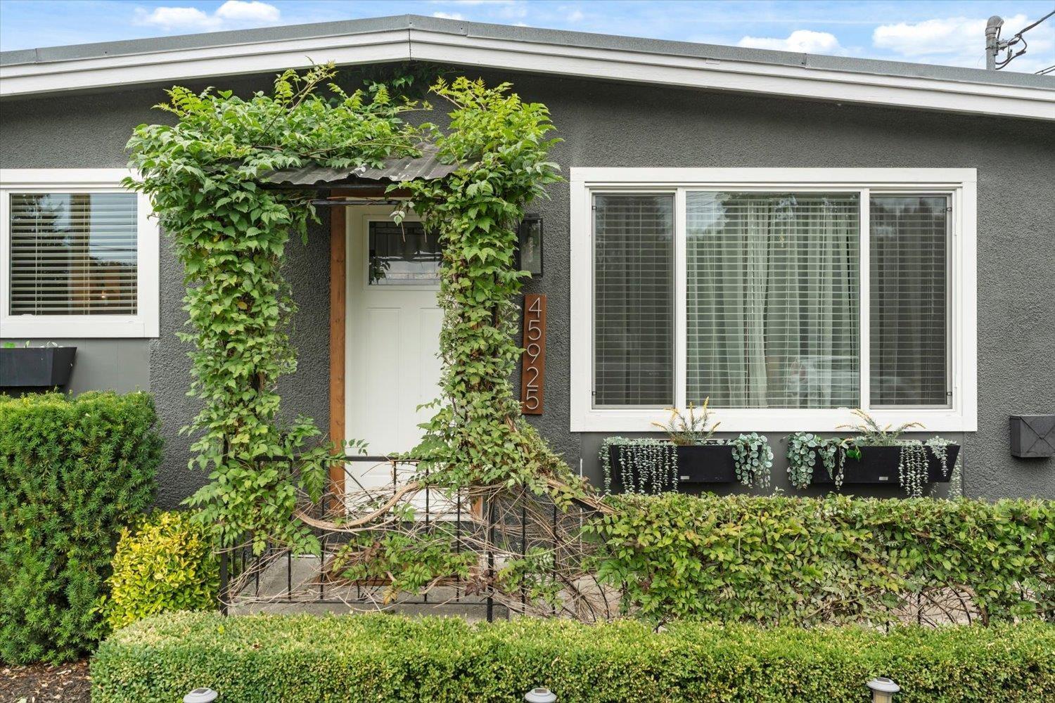 45925 LEWIS AVENUE|Chilliwack Proper West