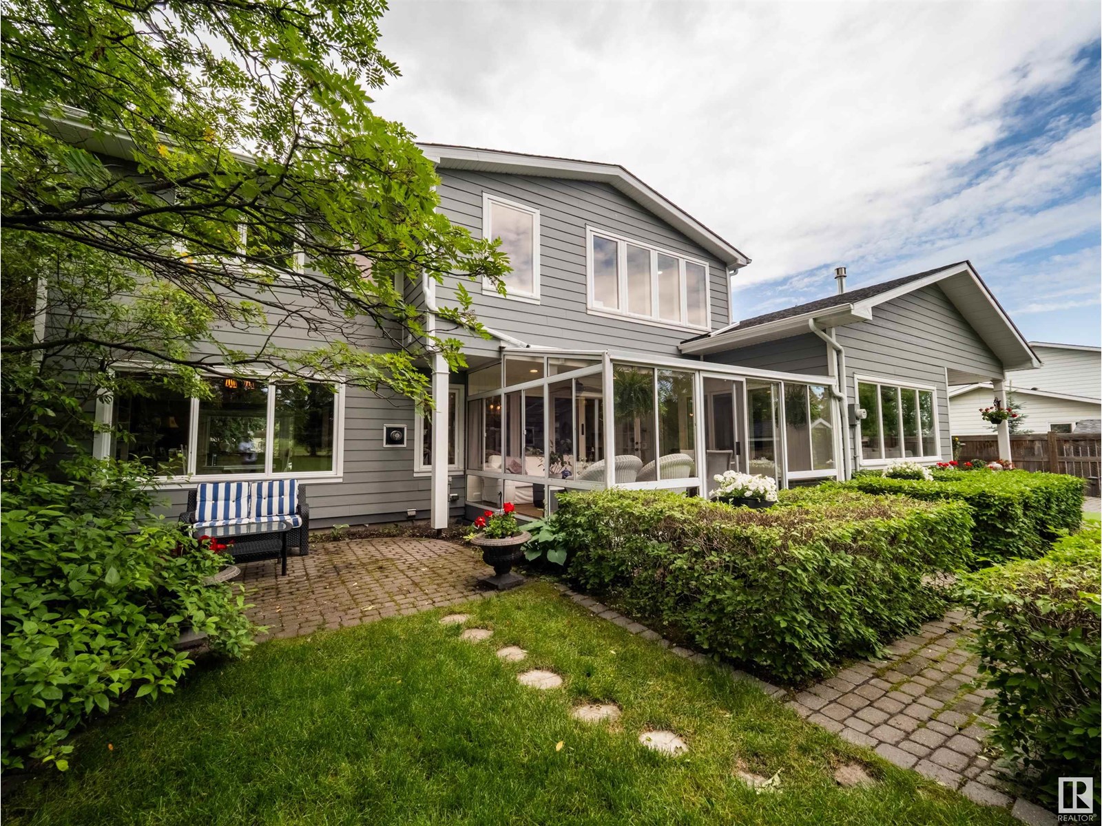 95 FAIRWAY DR NW