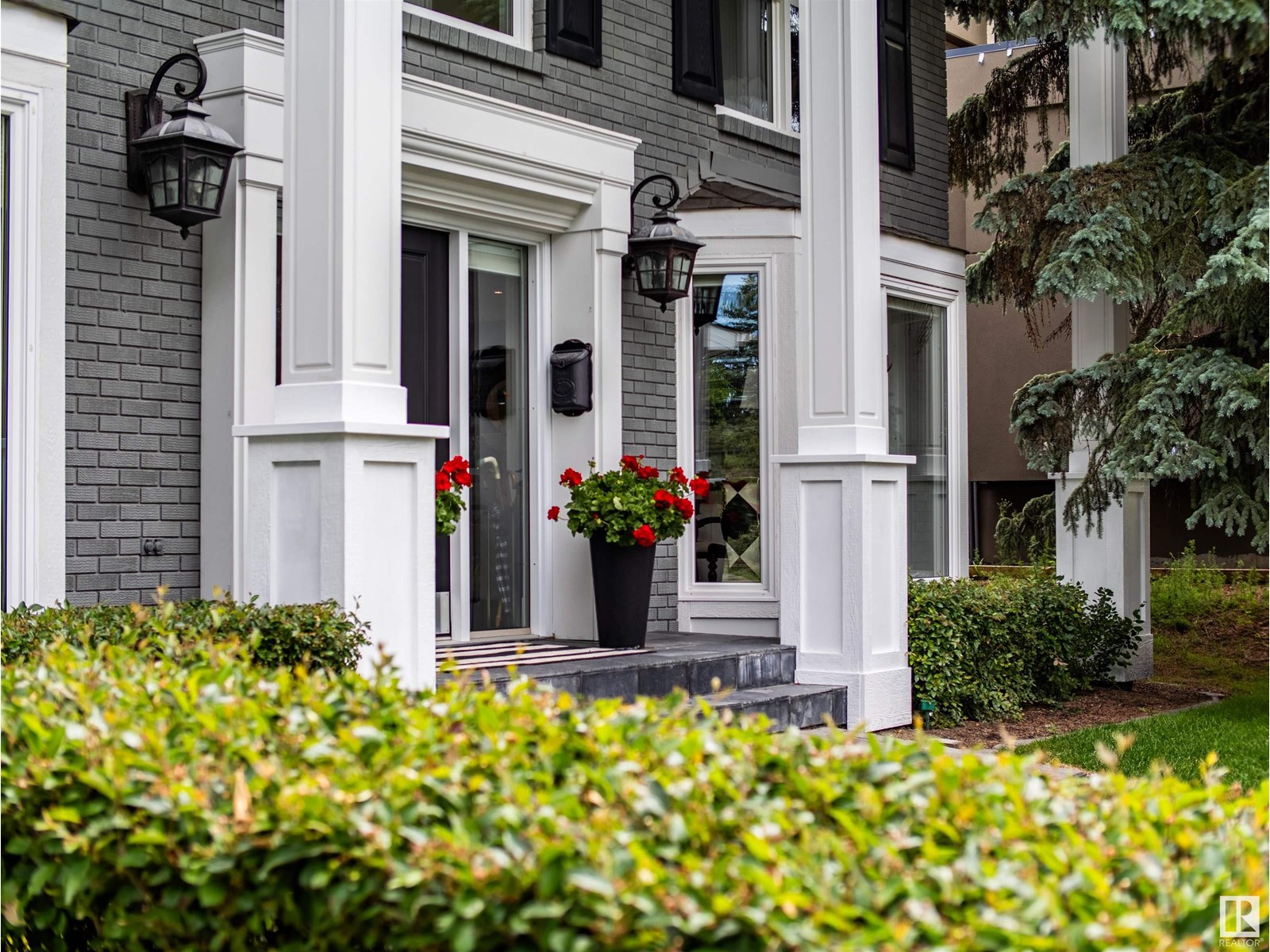 95 FAIRWAY DR NW