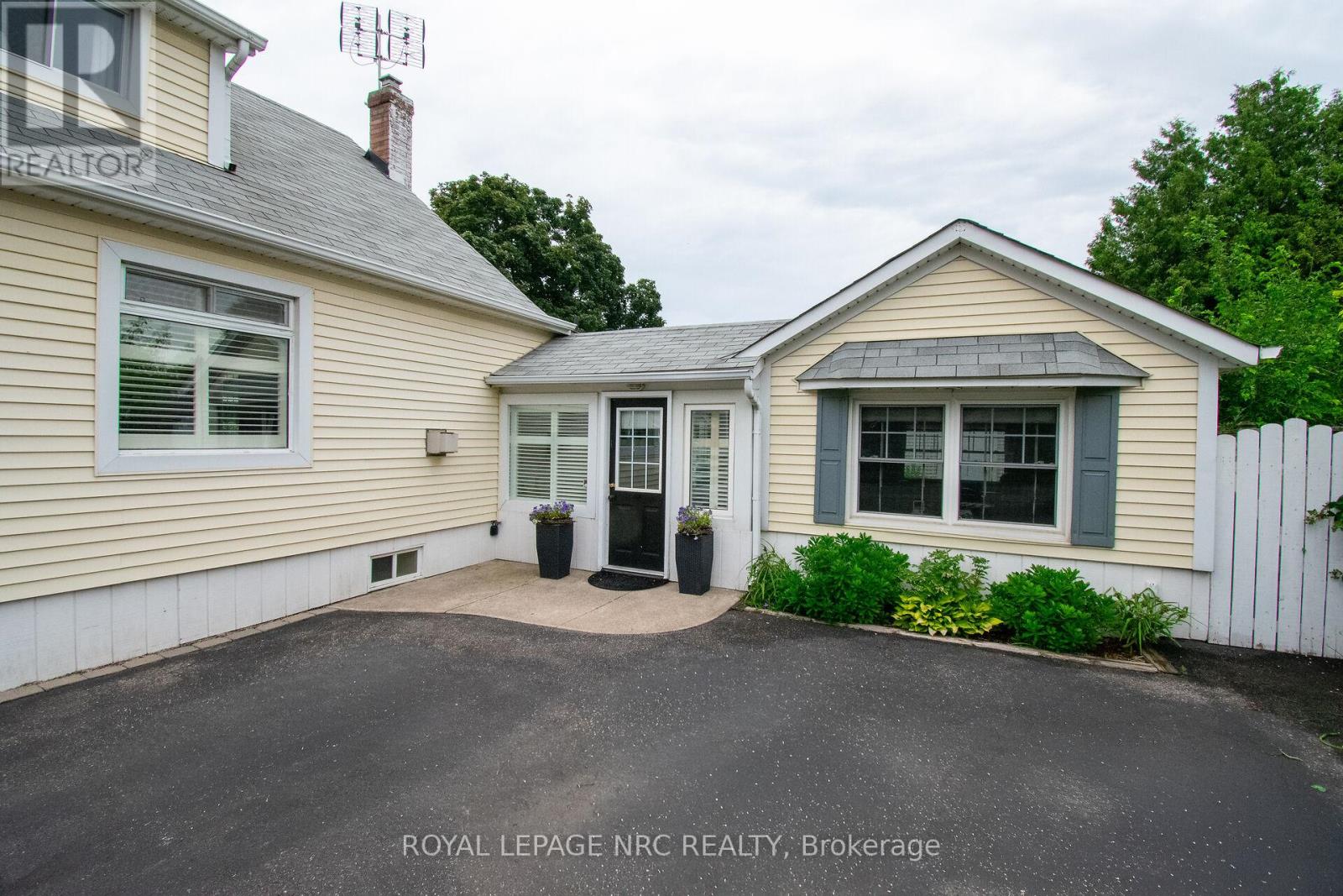 87 LAKEPORT ROAD N