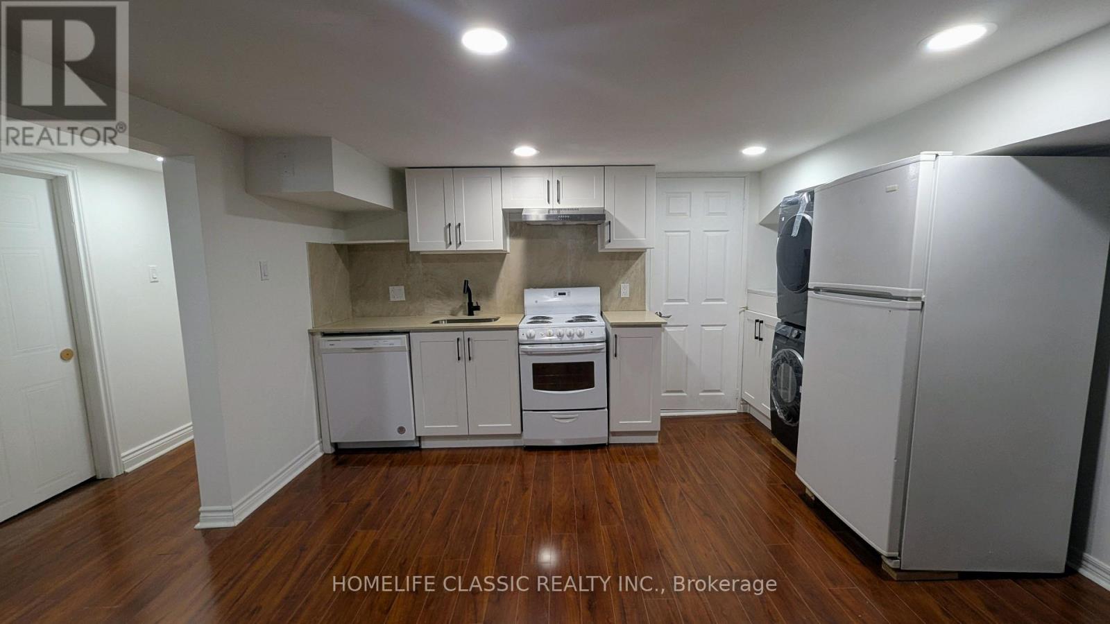Photo 1 of 6 — 230 ALSACE ROAD, Richmond Hill (Crosby), ON L4C2W8