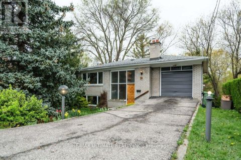 26 GRACEFIELD AVENUE Toronto (Maple Leaf) ON M6L1L1