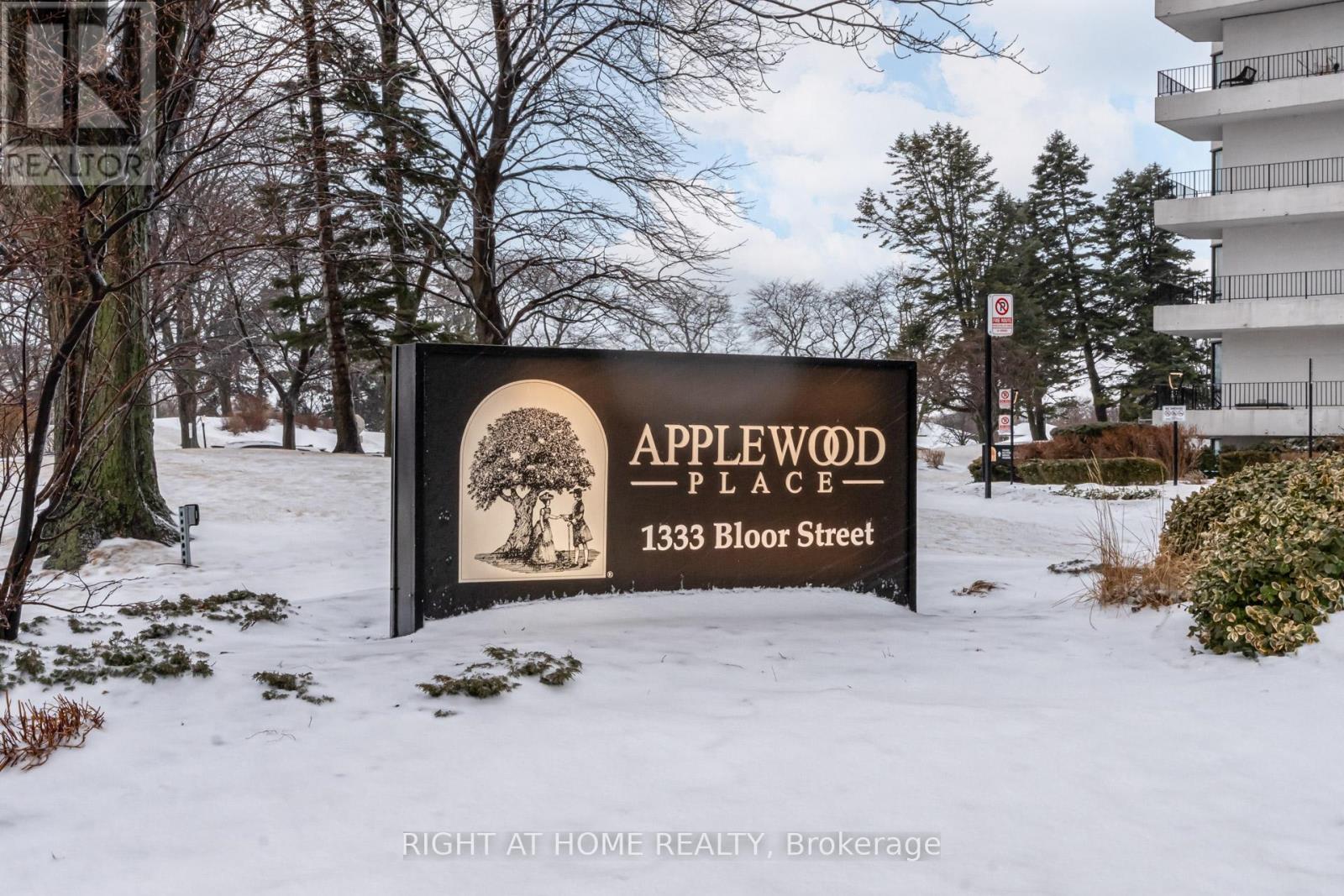 606 - 1333 BLOOR STREET