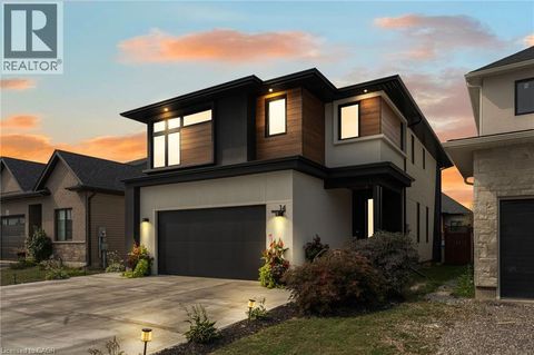 14 WILLOWBROOK Drive Welland ON L3C0G1