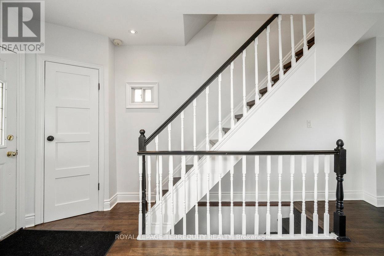 261 BLACKTHORN AVENUE