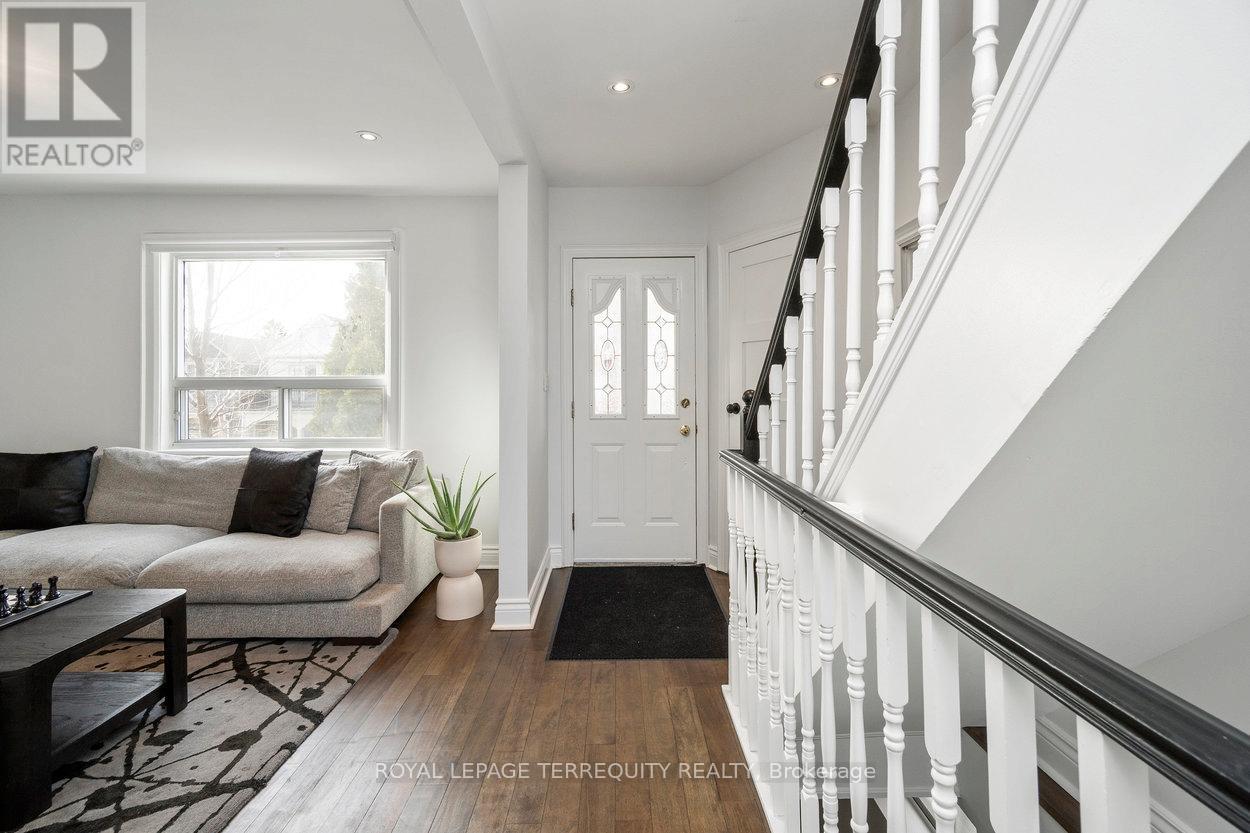 261 BLACKTHORN AVENUE