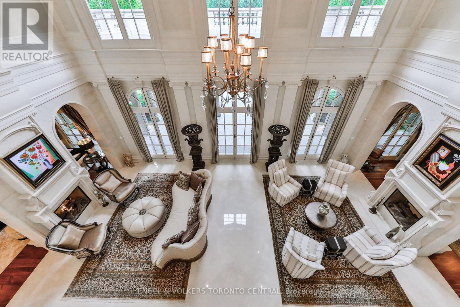 489 LAKESHORE ROAD E