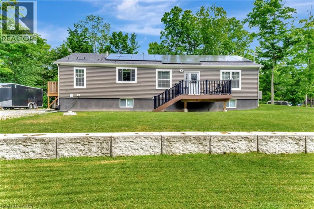 4881 MAPLEVIEW Crescent