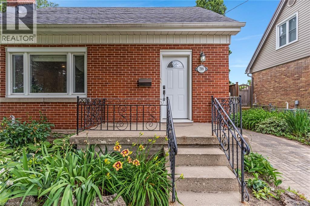 799 ROCKWAY Drive