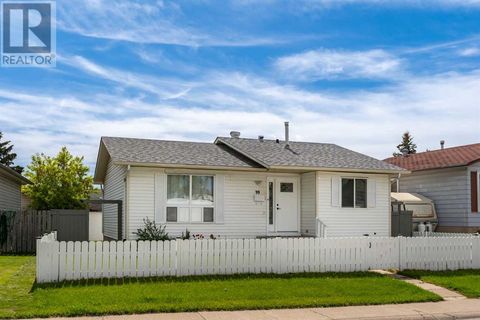 99 Abingdon Crescent NE Calgary AB T2A6W8