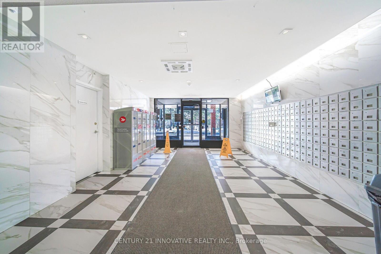 913 - 100 WINGARDEN COURT