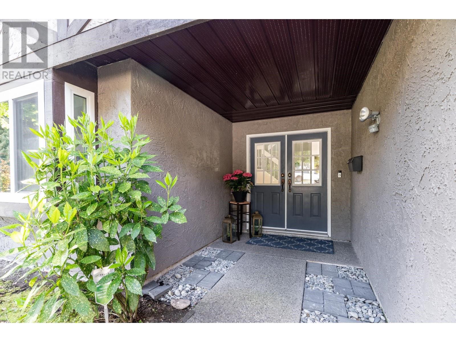 1502 FERNWOOD PLACE