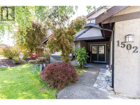 1502 FERNWOOD PLACE Port Moody BC V3H4A6