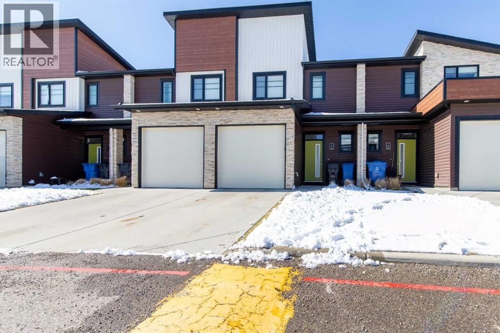 5, 418 Highlands Boulevard W