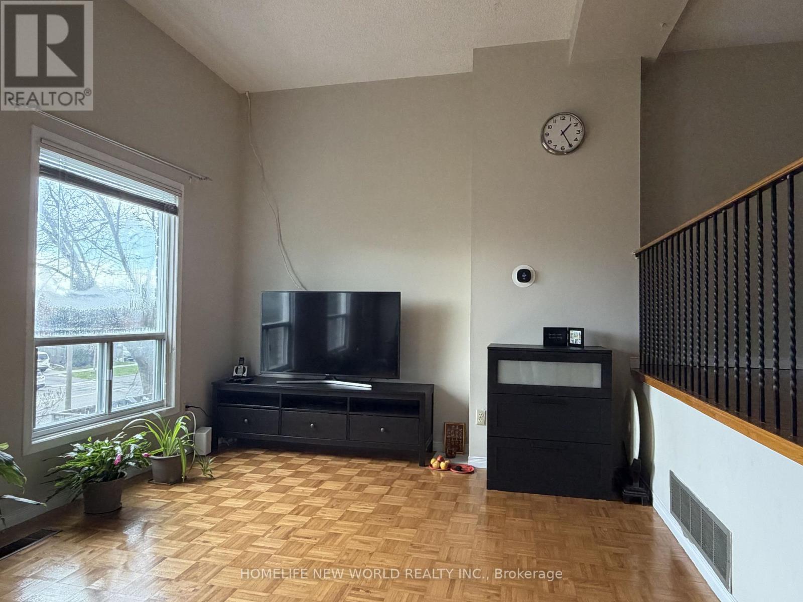 35 - 1121 SANDHURST CIRCLE