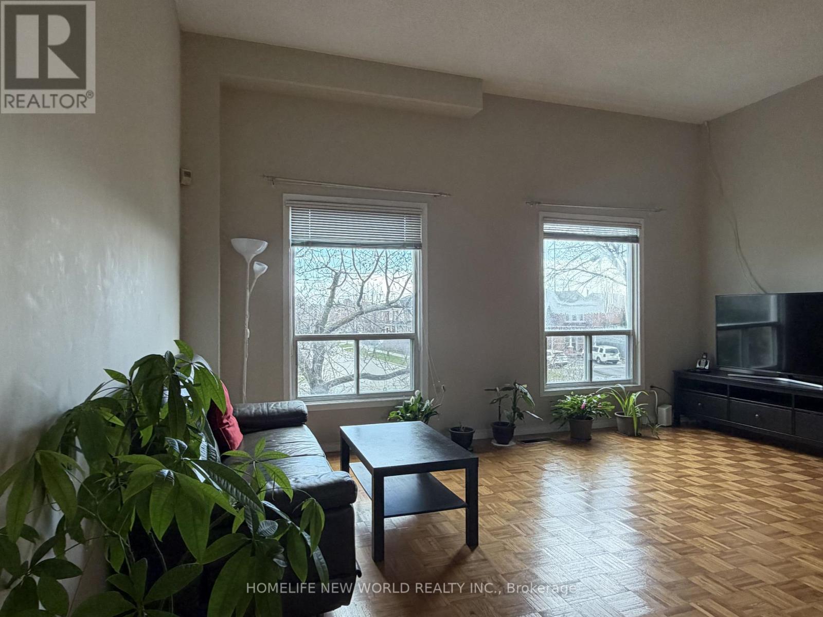 35 - 1121 SANDHURST CIRCLE