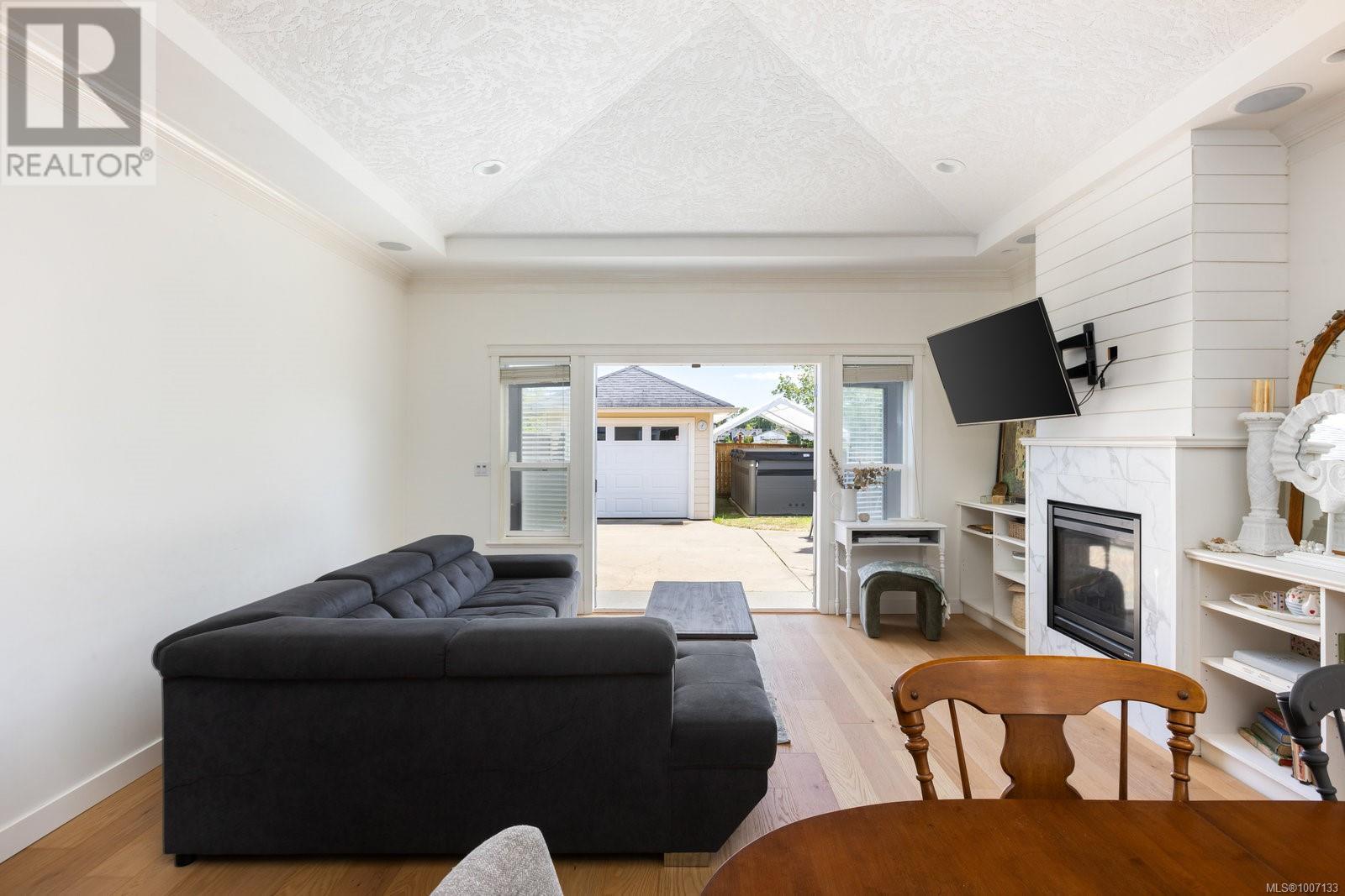 9937 Swiftsure Pl