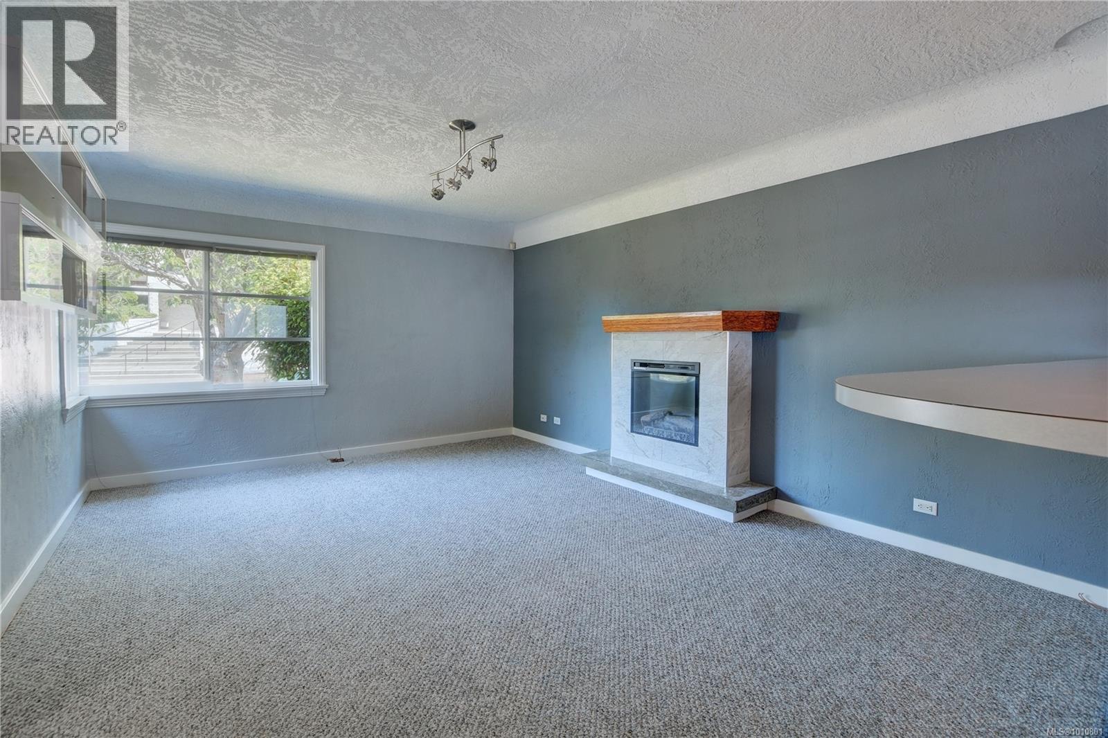 1211 Fairfield Rd