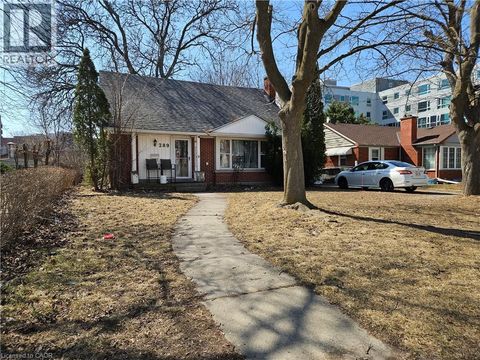 289 ALBERT Street Waterloo ON N2L3T9