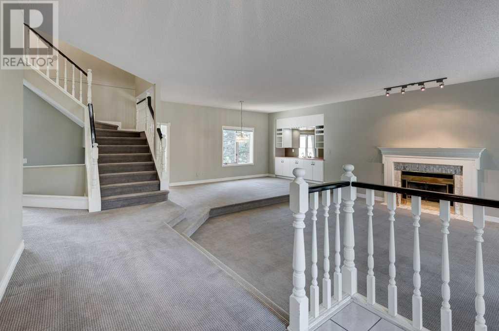 60 Patterson Crescent SW
