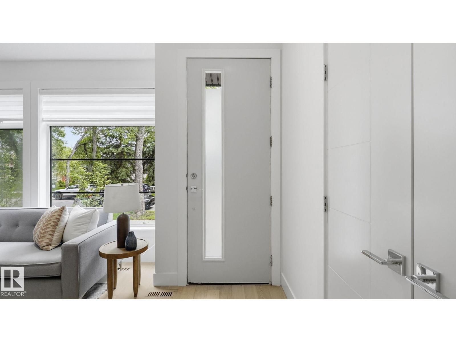 10964 123 ST NW