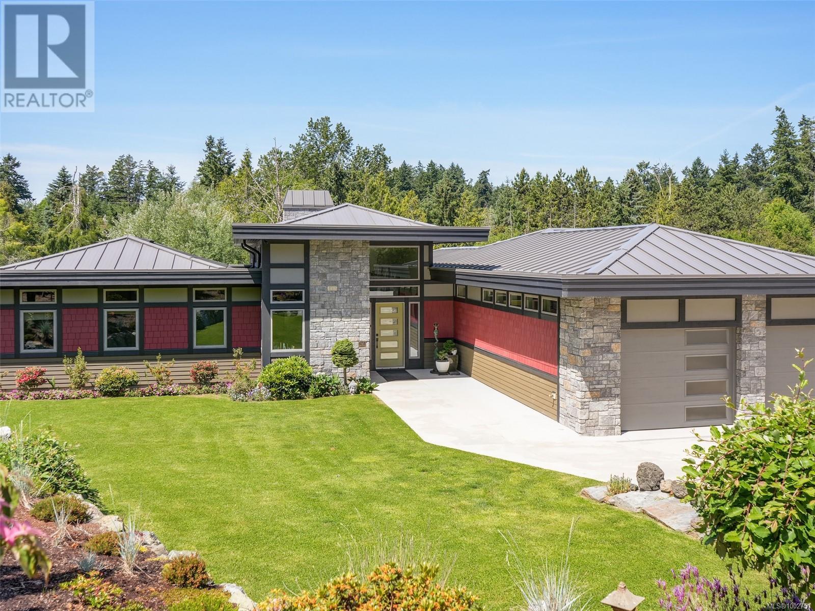 1096 Maple Rd