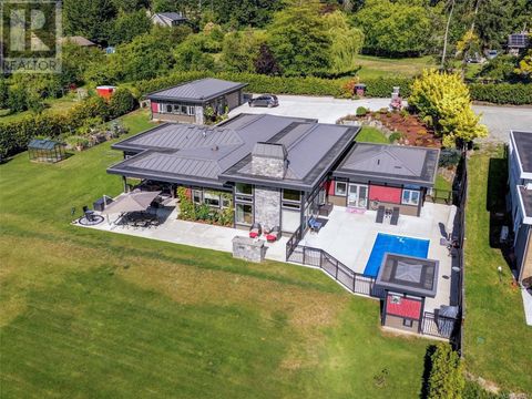 1096 Maple Rd North Saanich BC V8L5P5