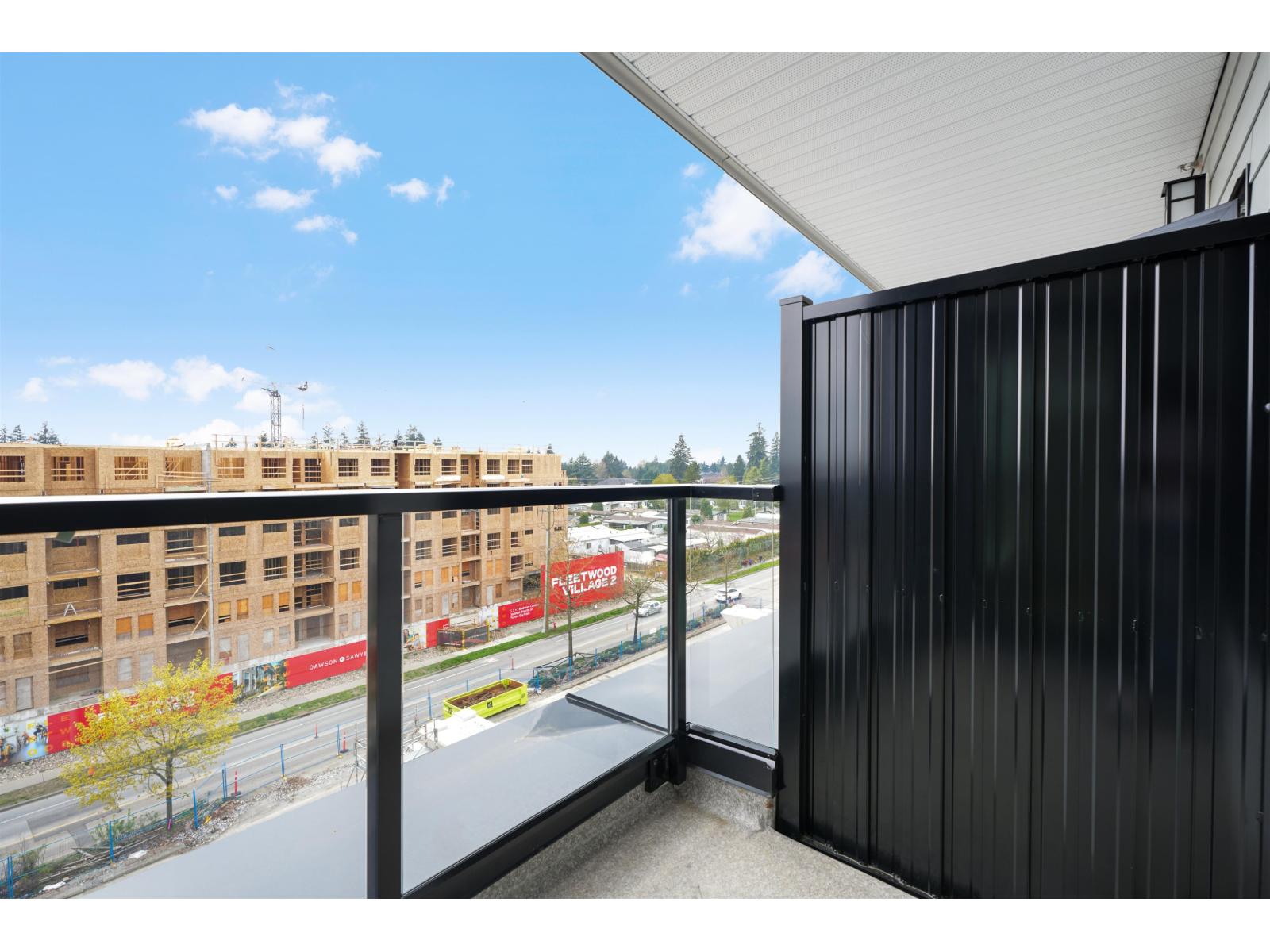 609 15739 FRASER HIGHWAY