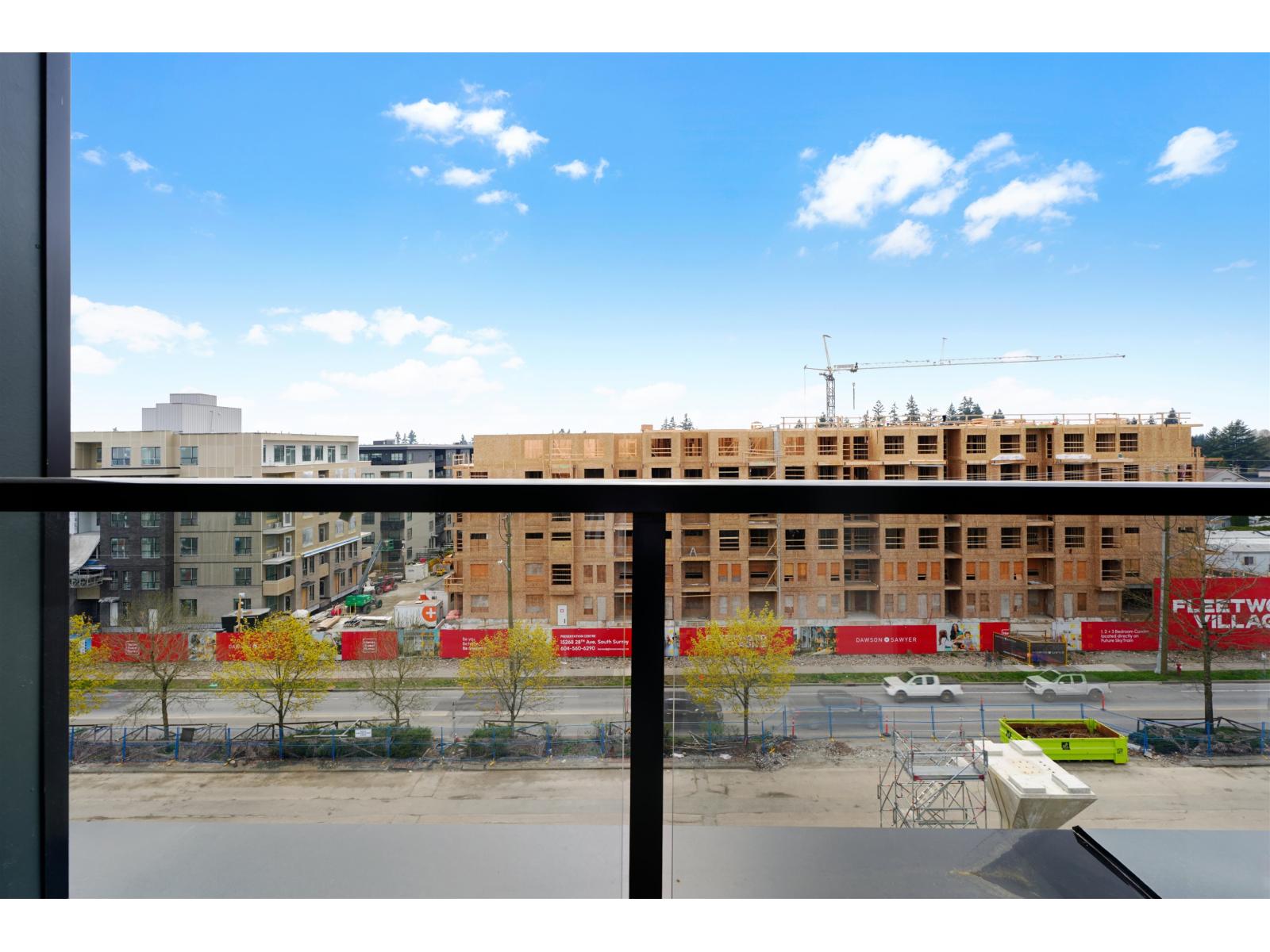 609 15739 FRASER HIGHWAY