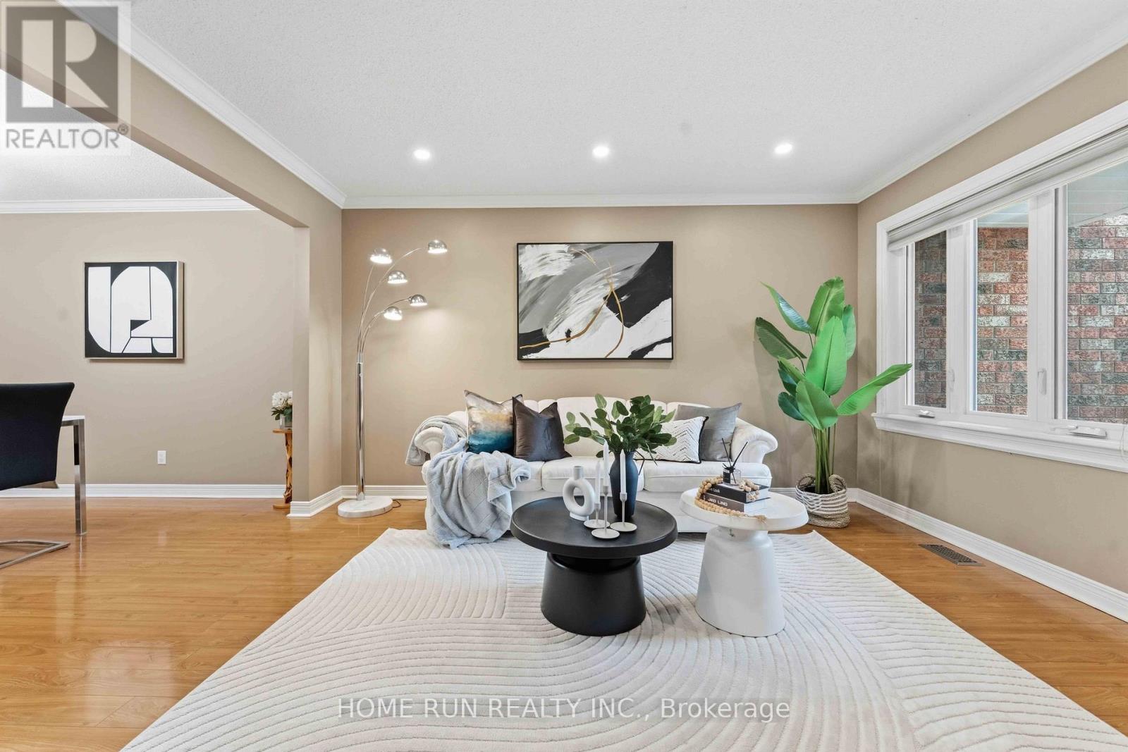 82 WESTPOINTE CRESCENT