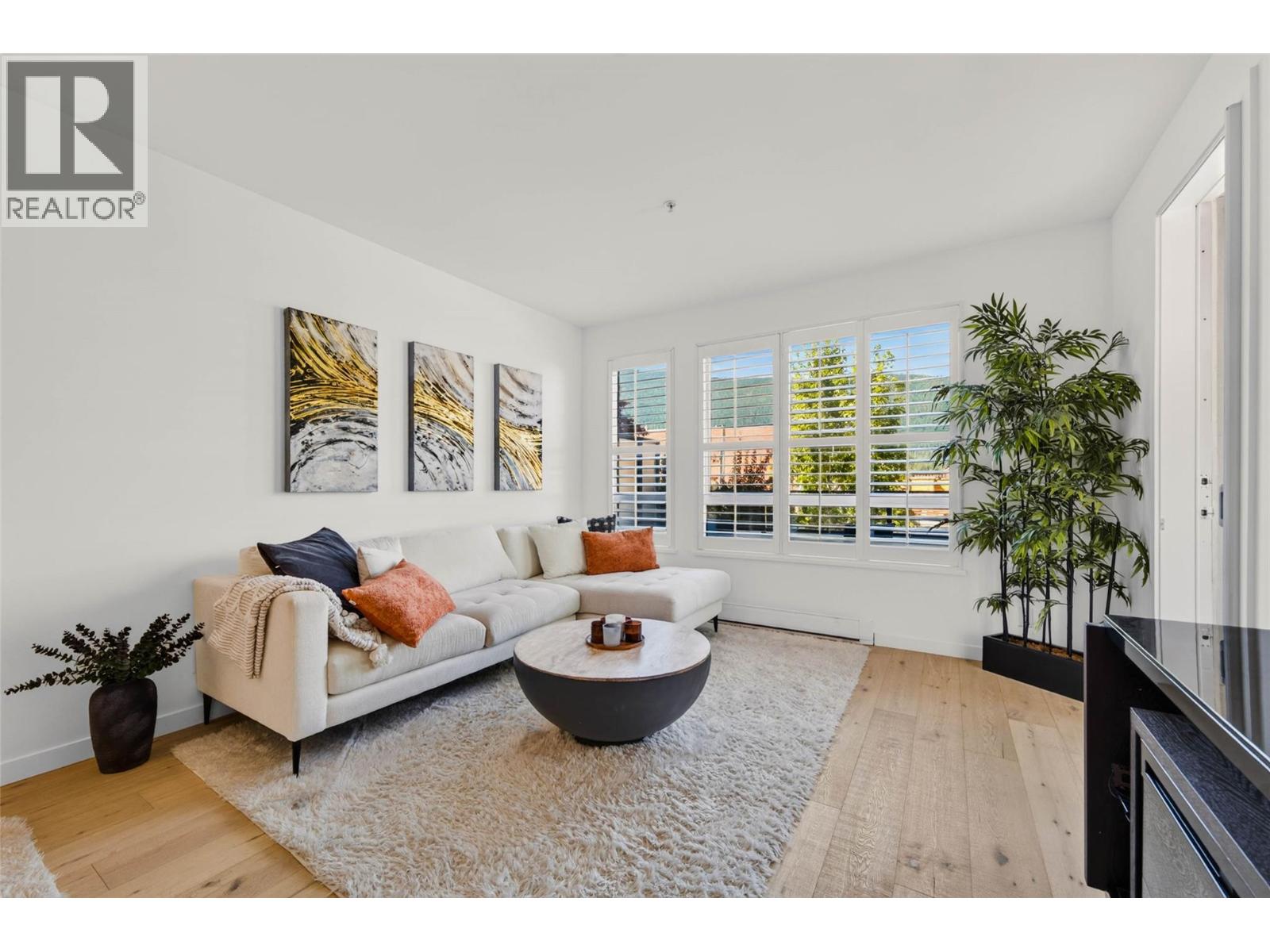 710 Vernon Street Unit# 215