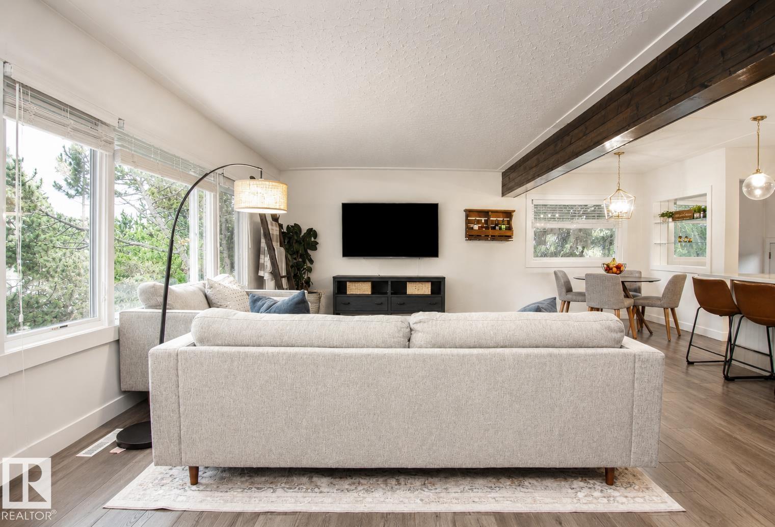 4904 103 AV NW
