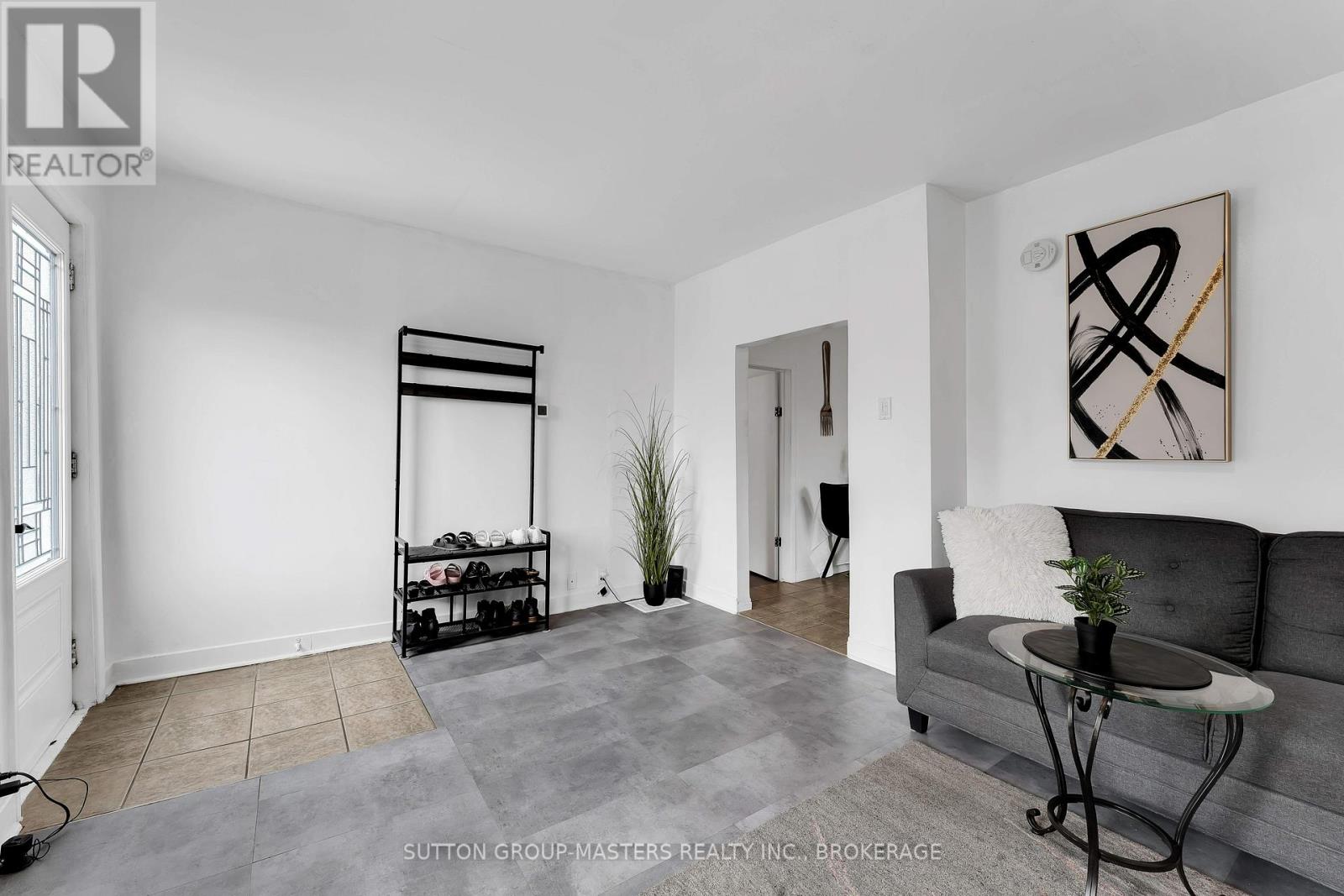 11 KINGSCOURT AVENUE