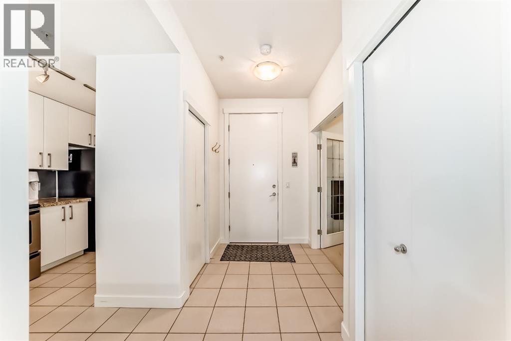 404, 1000 Centre Avenue NE