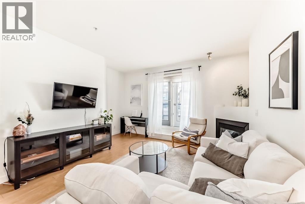 404, 1000 Centre Avenue NE