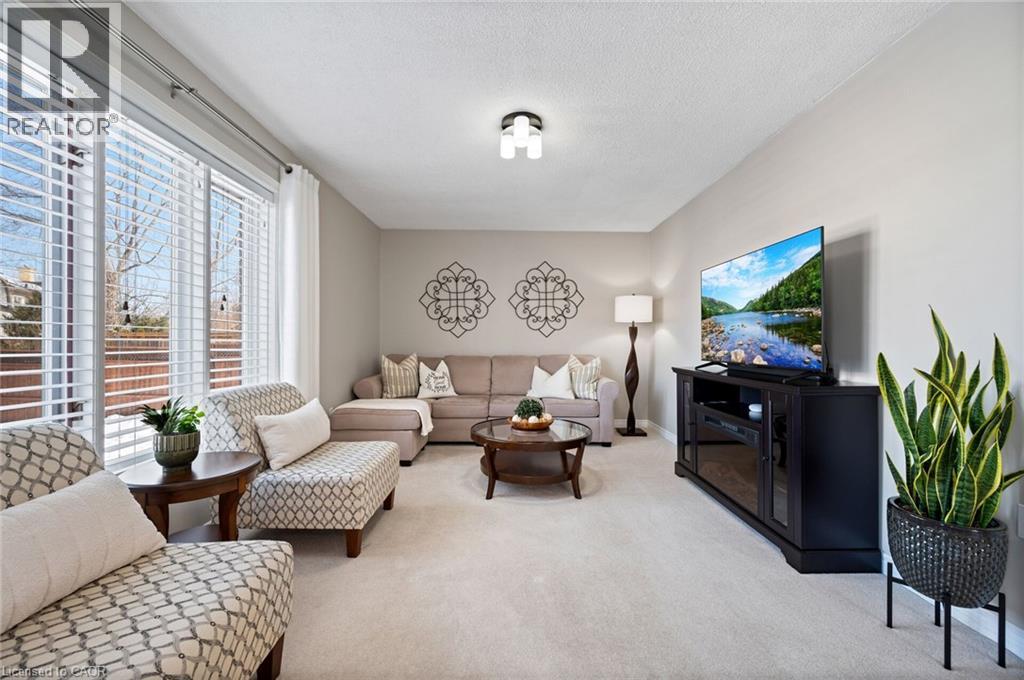 39 COLONIAL Crescent