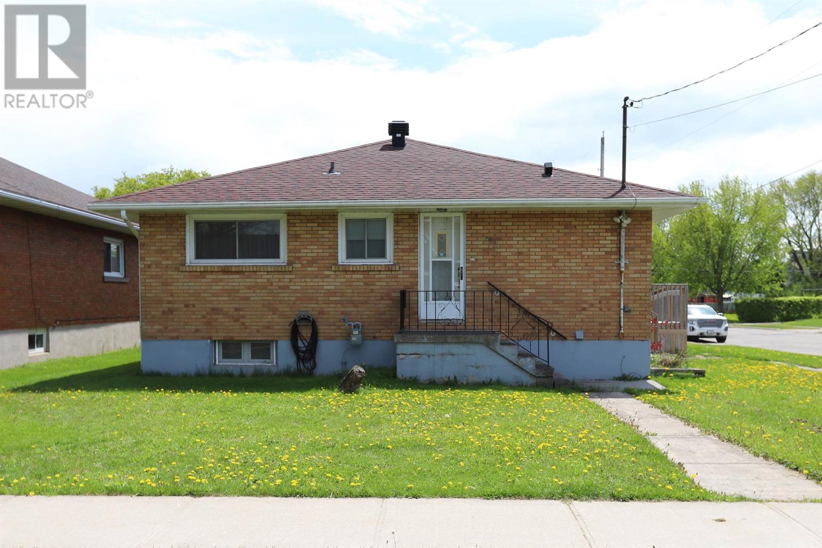 Homes for Sale Sault Ste. Marie 380 Seventh AVE