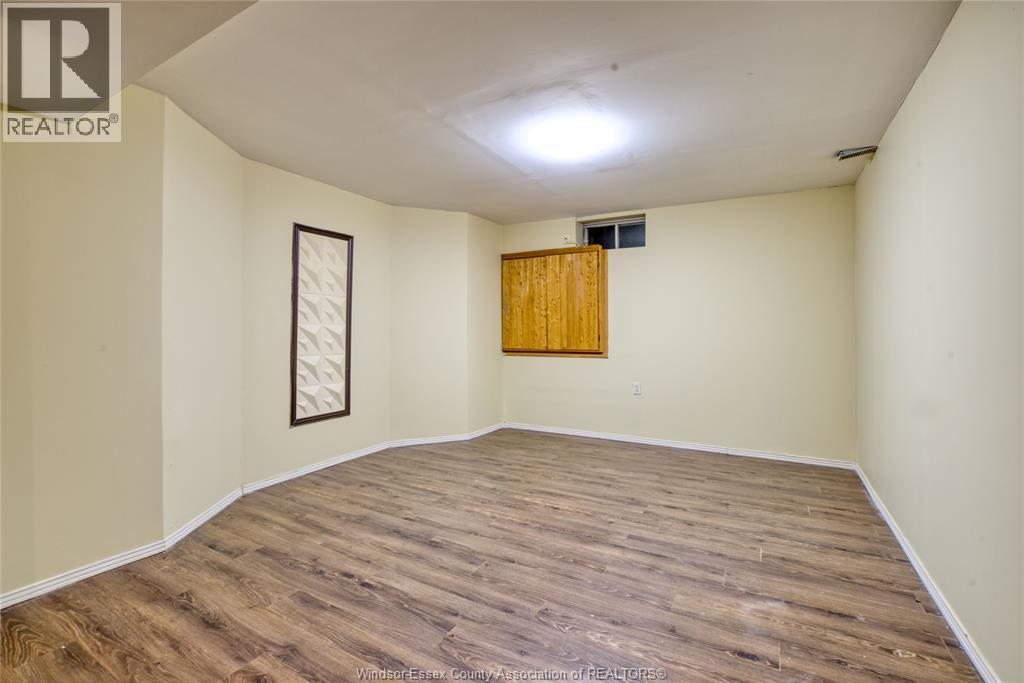 135 WINCLARE DRIVE Unit# LOWER