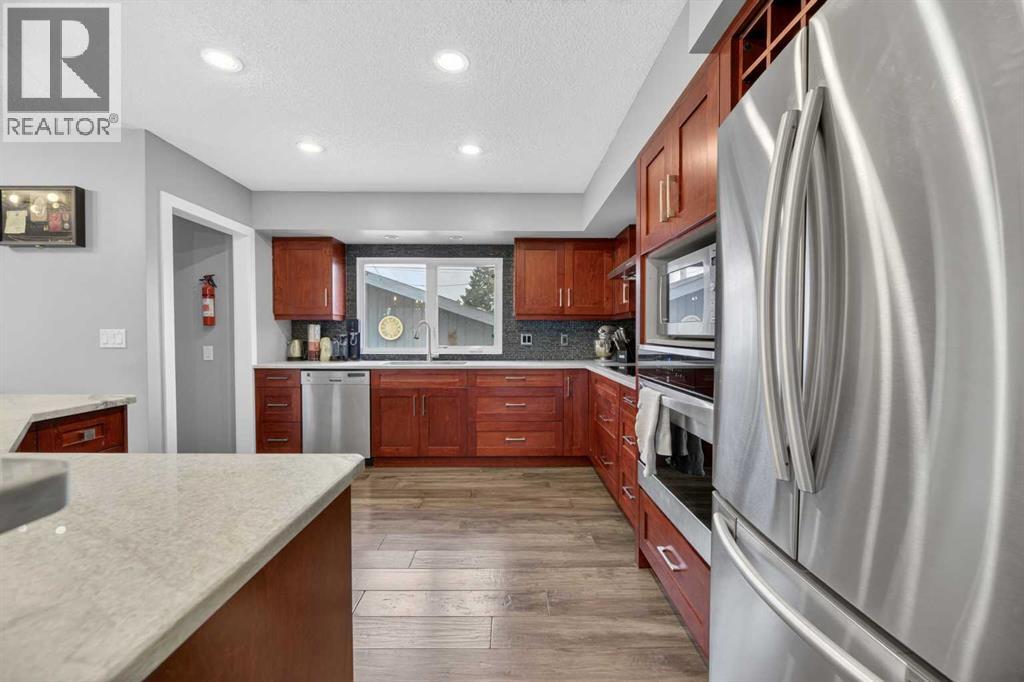 35 Queen Isabella Close SE