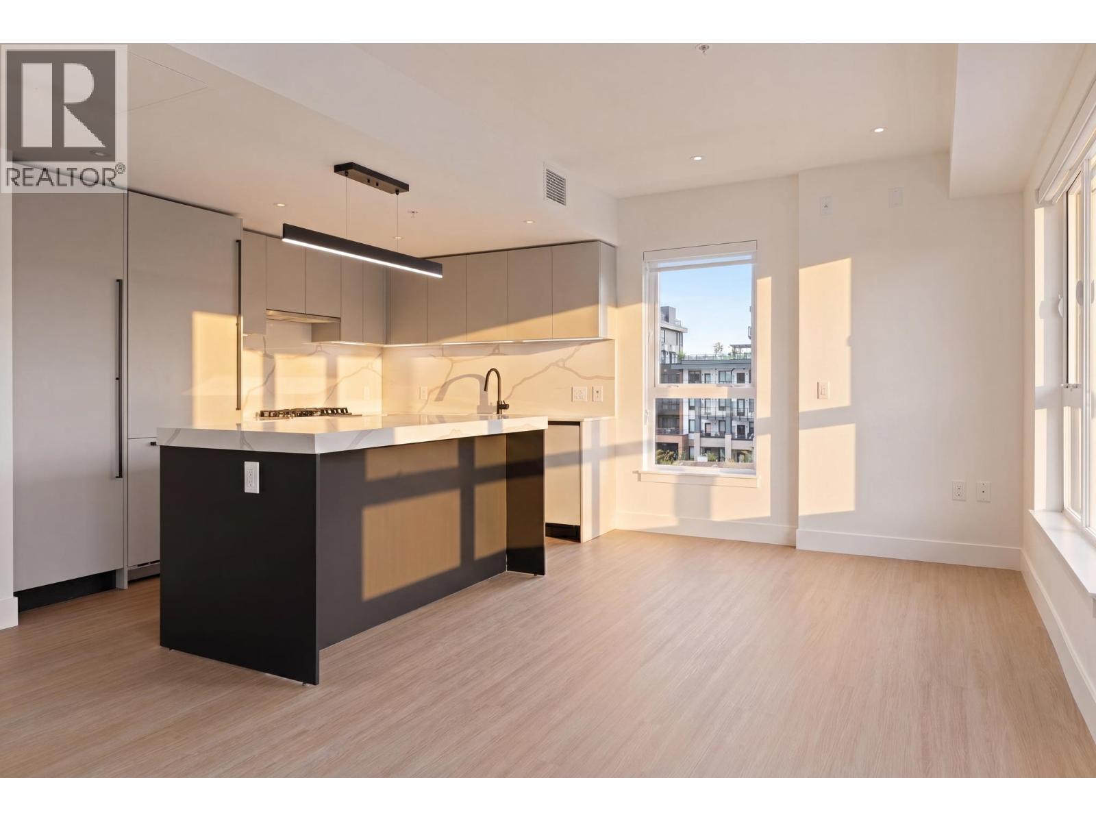 503 2235 E BROADWAY