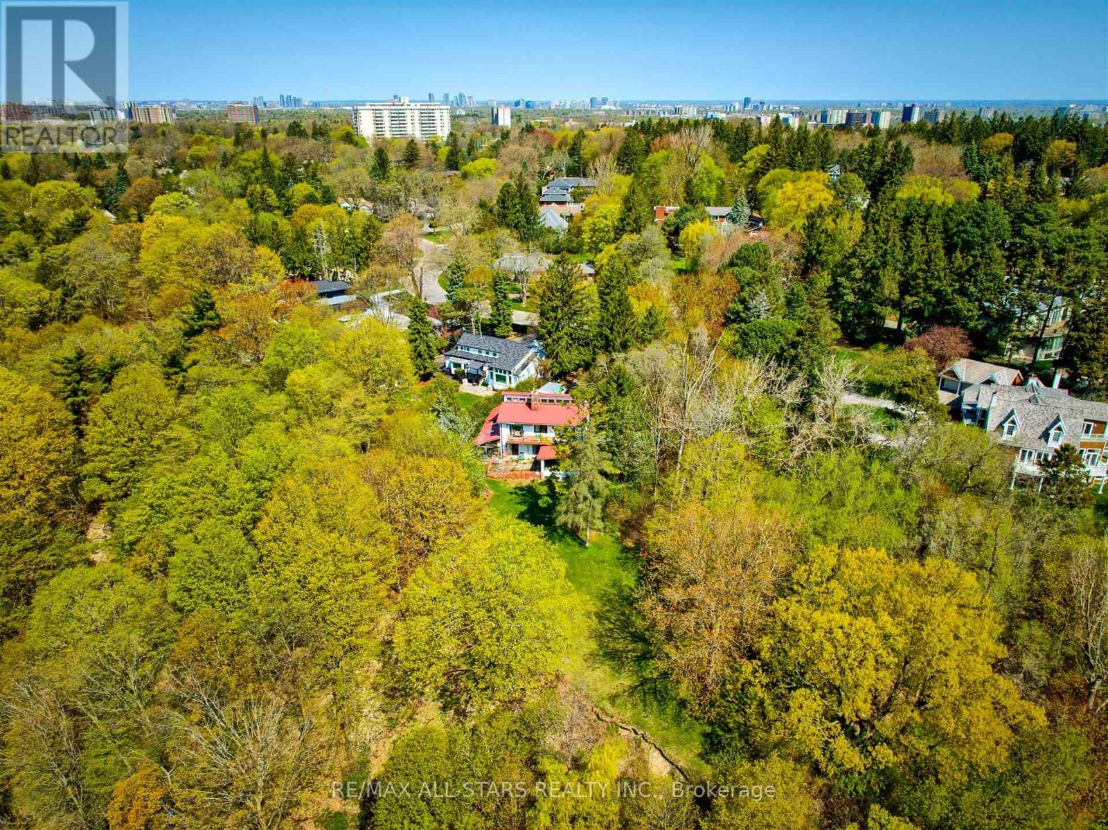 33 BELLEHAVEN CRESCENT
